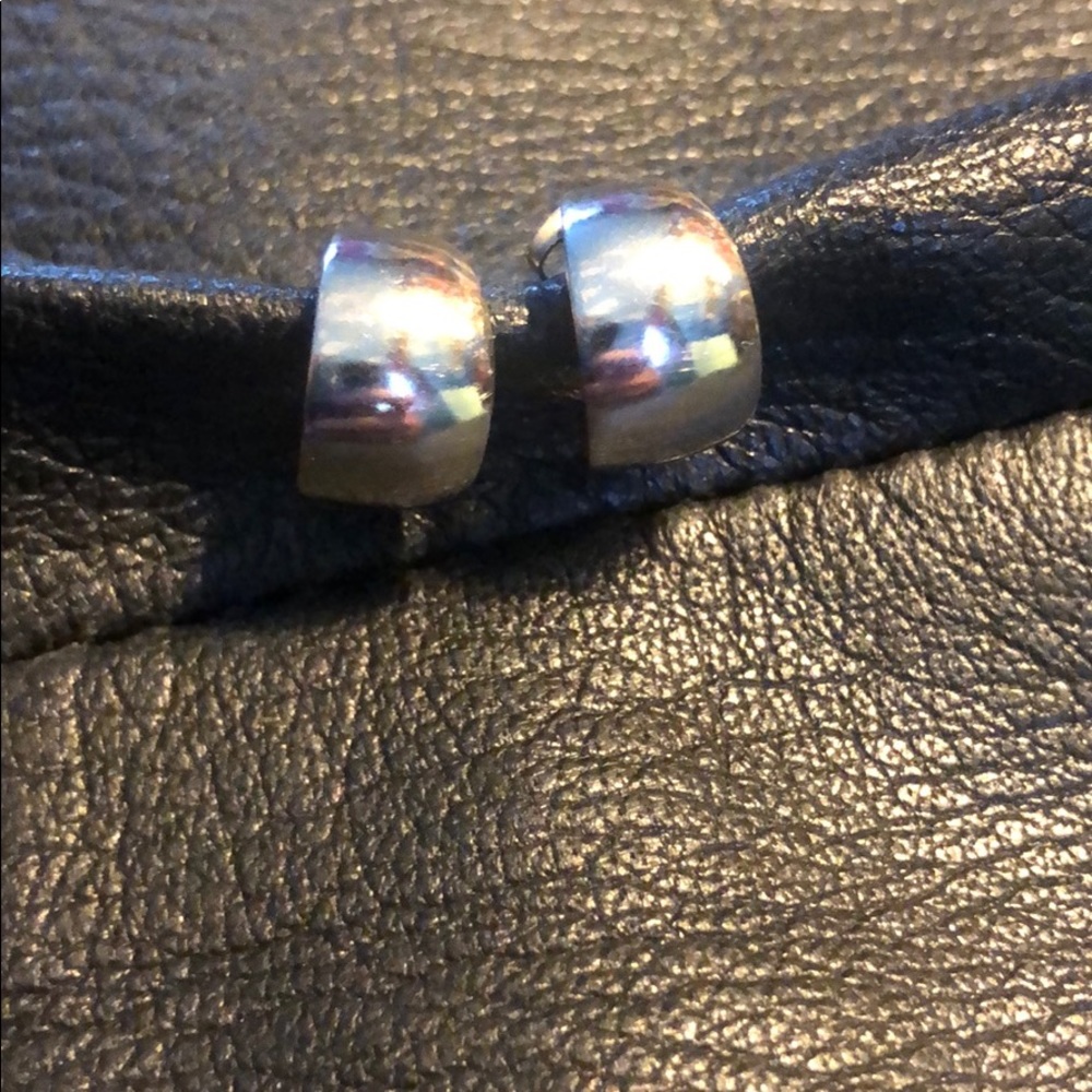 Small 3/4 hoop earrings